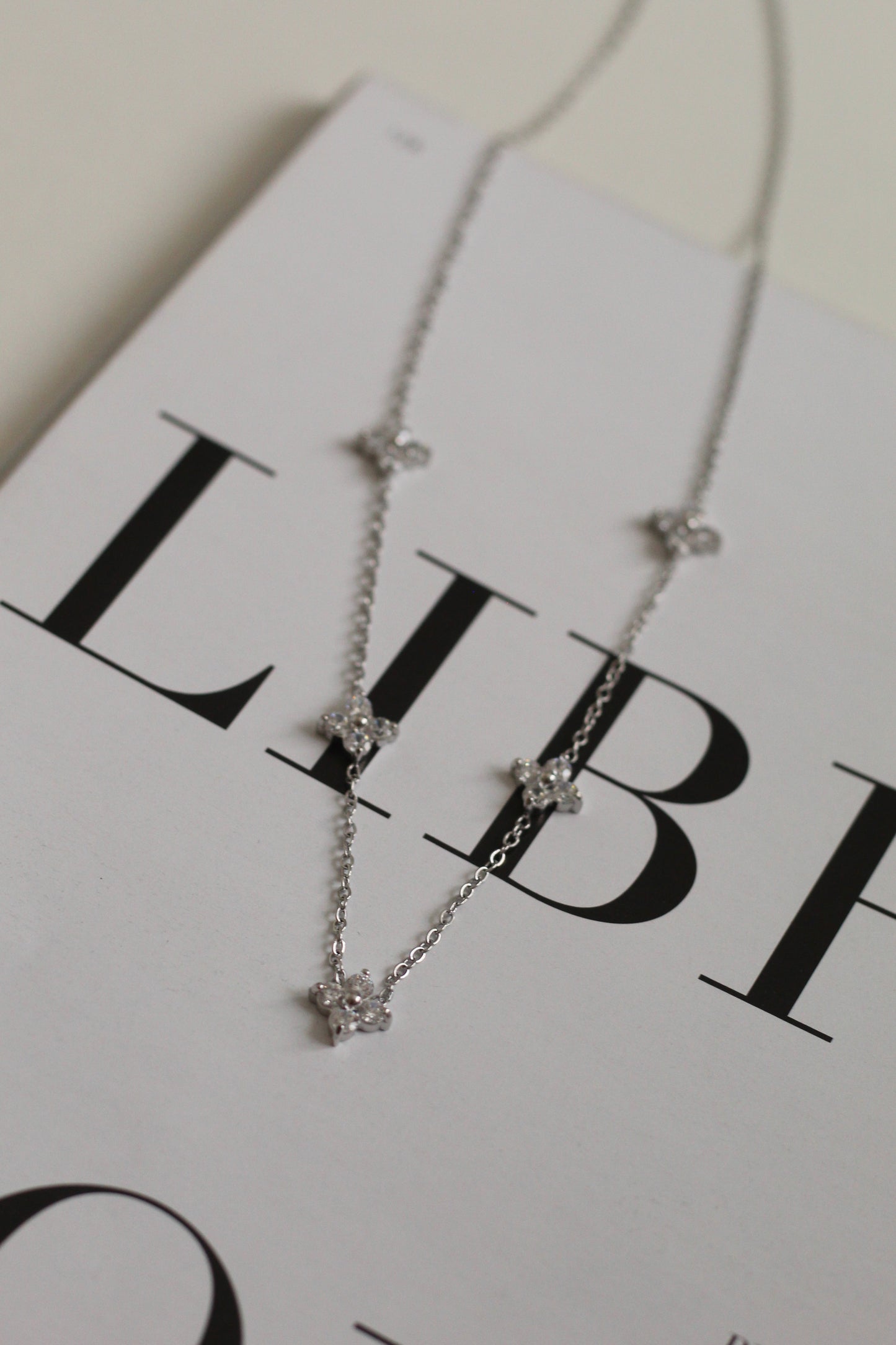 Collier Neva